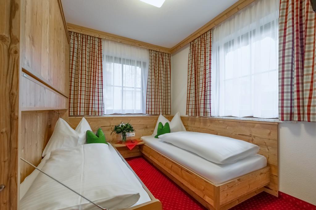 Pension Haus Am Dorfplatz Flachau Eksteriør bilde