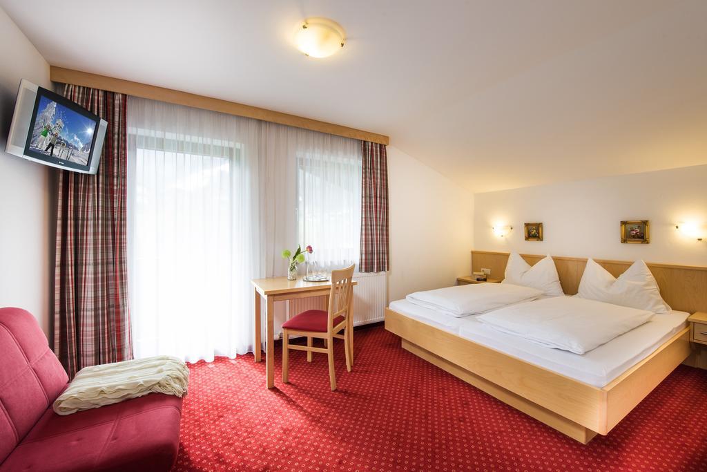 Pension Haus Am Dorfplatz Flachau Eksteriør bilde
